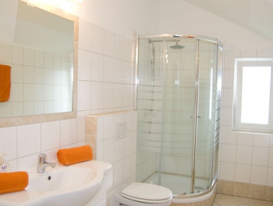 Badezimmer im Appartement Smaragd im Haus Diamant in Flachau